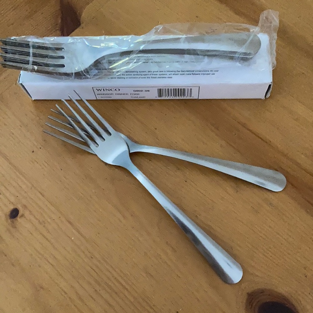 Windsor Pattern Dinner Fork Plain Dinner Fork Buffet Holidays 18/0 Stainless